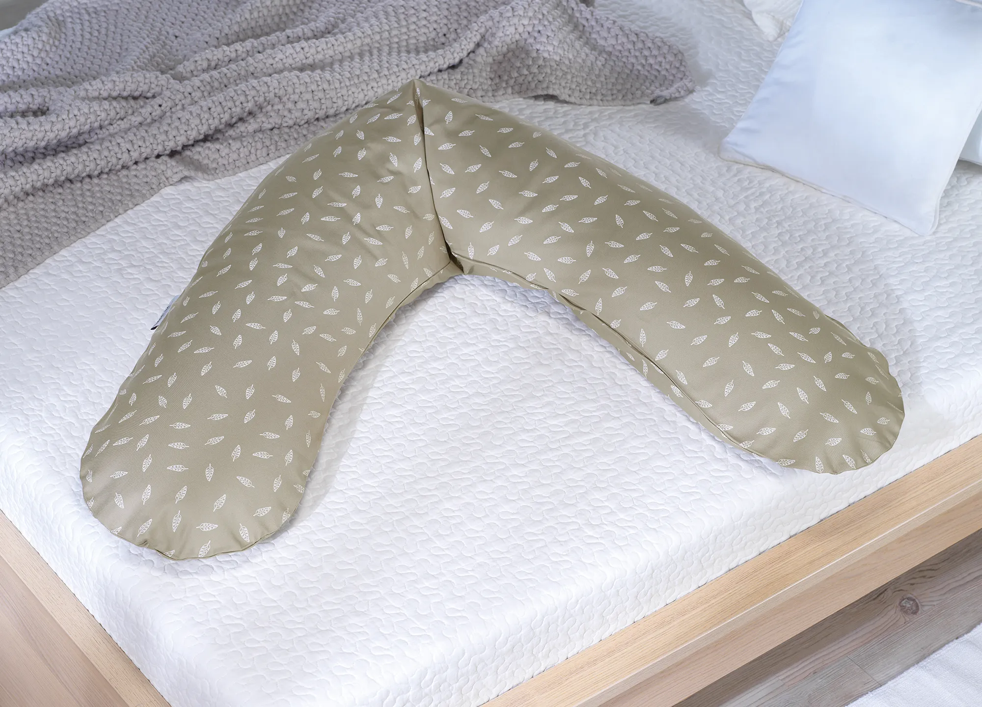 Theraline Original Nursing Pillow Dancing Leaves 131